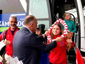 Balıkesir'de Eskrim Şampiyonları Coşkuyla Karşılandı