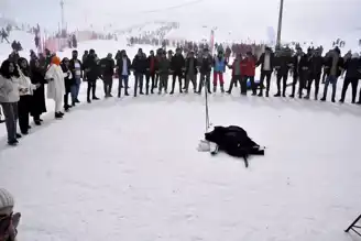Bitlis'te Meşaleli Kayak Şenliği