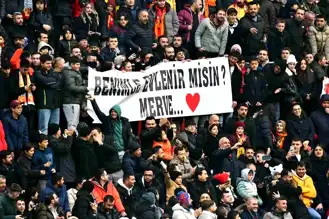 Süper Lig Maçında Evlenme Teklifi!