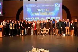 Bozbey, 'En Başarılı Belediye Başkanı' Ödülünü Kazandı