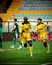 İstanbulspor, Esenler Erokspor'u 4-0 Yendi!