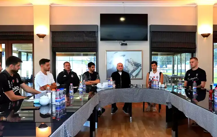 Beşiktaş Başkanı Hüseyin Yücel Takımı Ziyaret Etti