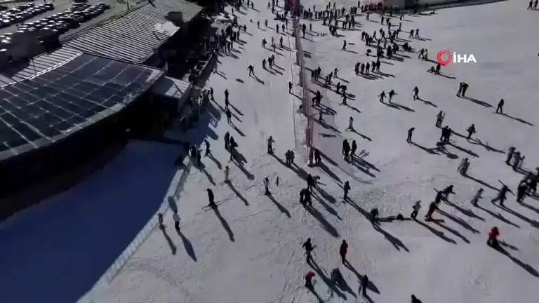 Erciyes'te Sömestir Yoğunluğu: 250 Bin Ziyaretçi!
