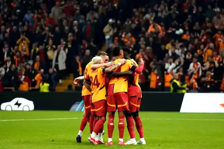 Galatasaray, Dinamo Kiev'i 2-1 Yendi!