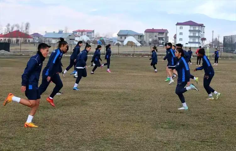 Hakkari'de Kadın Futbolu Yükselişte